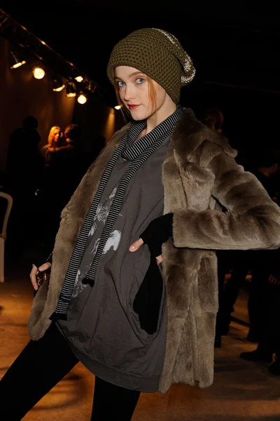 Look 19